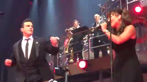 Robbie Williams Proud Mary ( FRONT ROW) 23 Sept 14 Brisbane