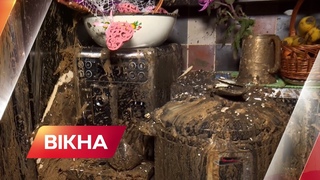 Фекальне пекло: як у Херсоні фонтан нечистот затопив вулицю і будинки | Вікна-Новини
