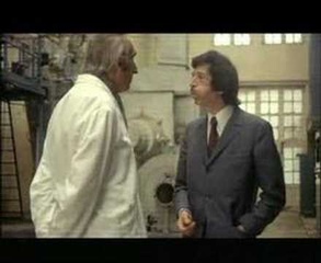 Je sais rien mais je dirai tout (scène Pierre Repp bégaye)