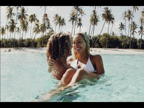 Jay Alvarrez Alexis Ren, Back