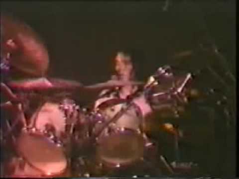 WHIPLASH JOE CANGELOSI DRUM SOLO,