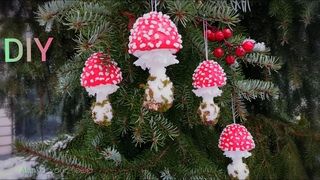 Ёлочные украшения из фоамирана. Мухоморы на ёлкуDIY Christmas tree toys.