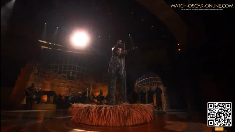 Oscar: Rihanna Lift Me