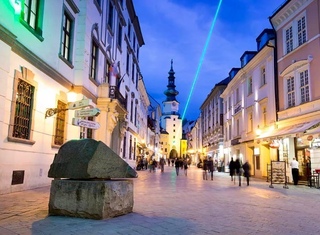 Одиночество дорога. Разные дороги. Судьбу город. Судьбу город. Одиночество дорога.