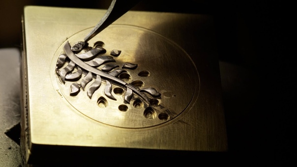 MADEMOISELLE PRIVÉ Watch Collection: Enchanted Feather