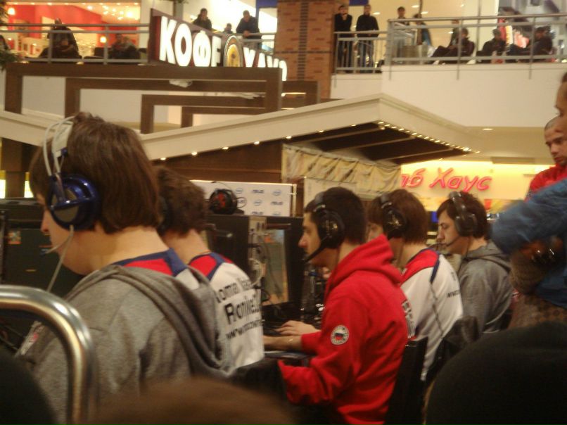 Толик Котеленец | Москва