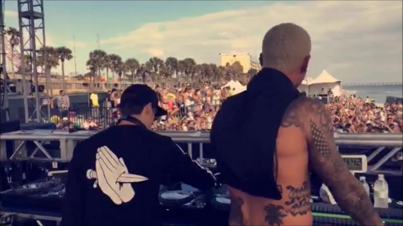 Yellow Claw Its Always Sunny in Philadelphia Snapchat,