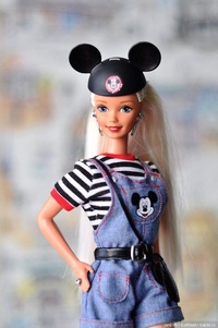 Принцесса жасмин куклы барби. Диснеевская кукла аврора. Барби из диснея. Барби принцесса жасмин дисней. Диснеевская кукла аврора.