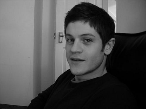 №1, Iwan Rheon №1, Iwan Rheon