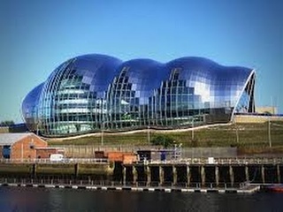 Norman Foster: Arquitectura y Edificios / Sir Norman Foster`s Architecture & Buildings []
