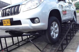 Test Drive Toyota Land Cruiser Prado 4x4 2014 Pruebas de controle de estabilidad traccin